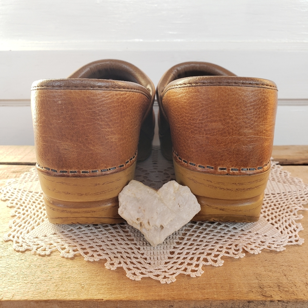 Dansko Pro Honey Clogs Burnished Distressed Pebble Leather Boho Cottage 8.5-9 - Picture 6 of 16